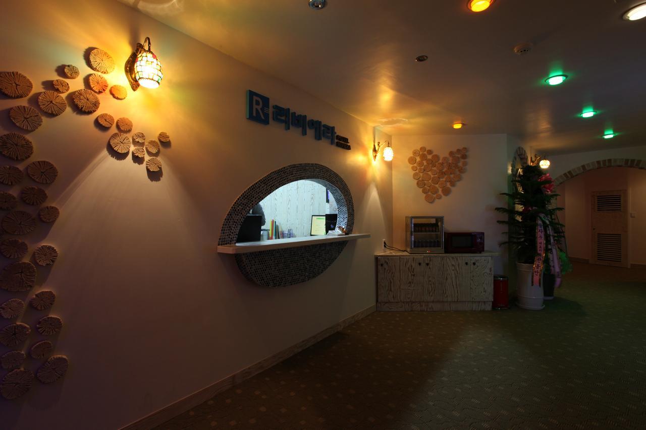 Riviera Motel Коян Экстерьер фото