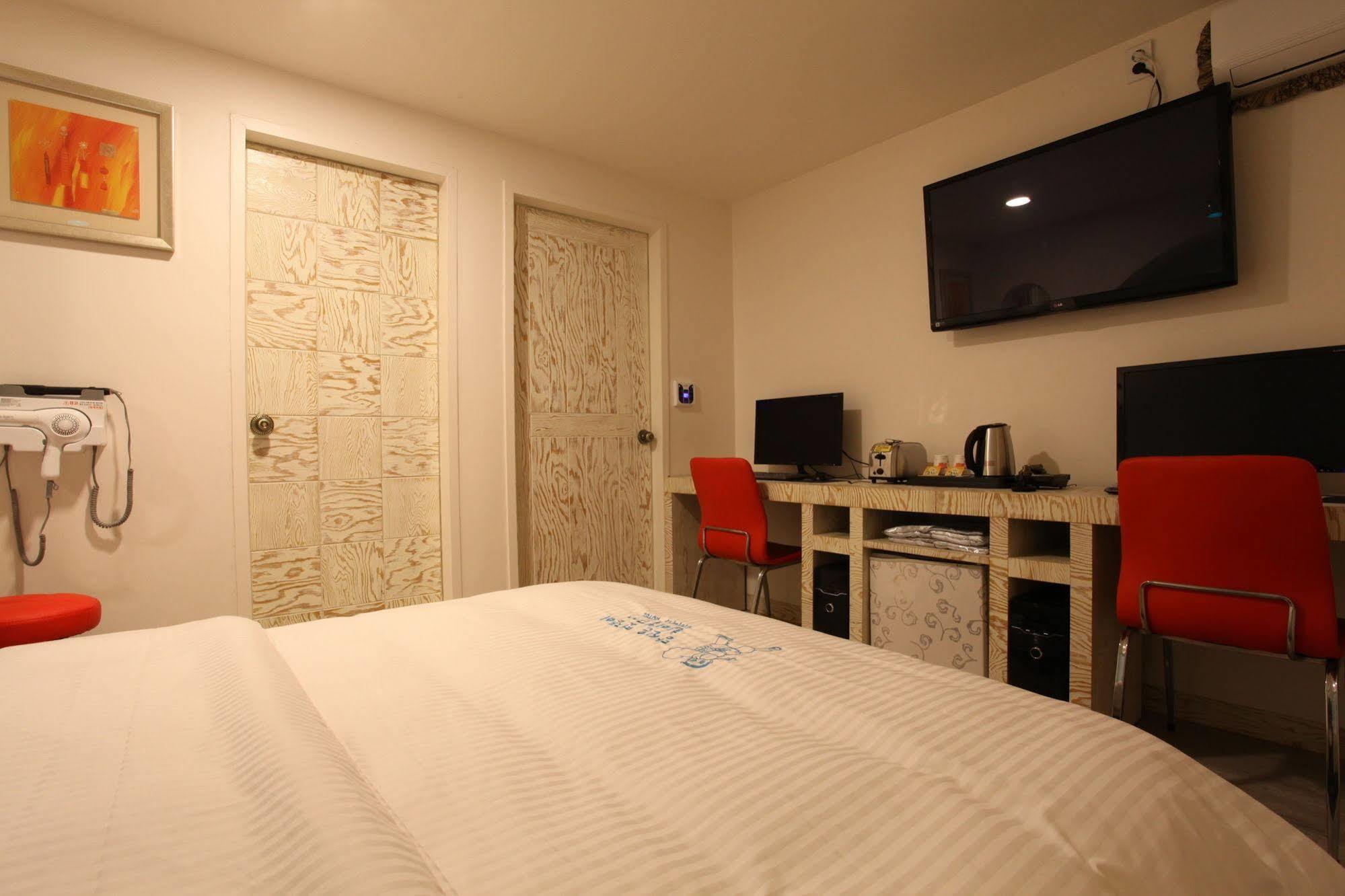 Riviera Motel Коян Экстерьер фото